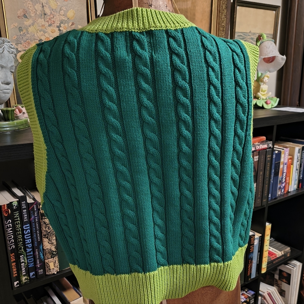Shiny By Nature Green Cable Knit Cropped Sweater Vest Size Large - Picture 2 of 4